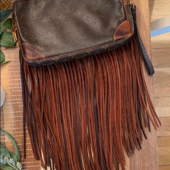 Louis Vuitton boho fringe w 52” leather crossbody strap - Picture 3 of 7